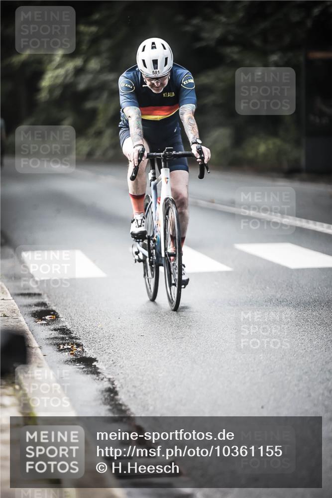 13.09.2026 - Stadtparktriathlon H.Heesch http://msf.ph/oto/10361155 13.09.2026 11:17:02 Radfahren 581, 684, 735 meine-sportfotos.de