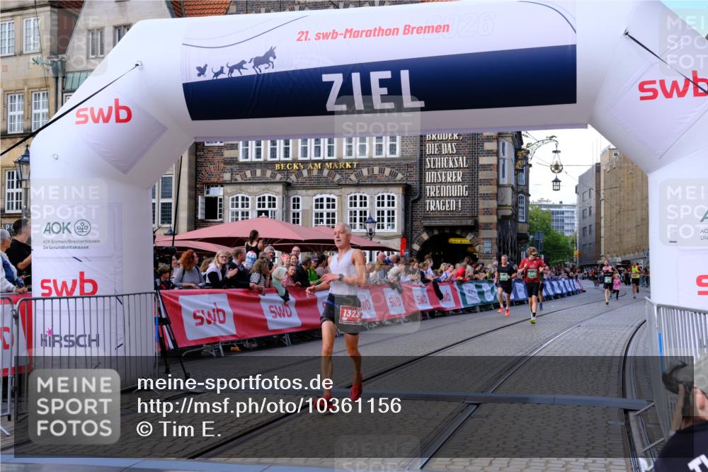13.09.2026 - 21. swb-Marathon Bremen Tim E. http://msf.ph/oto/10361156 13.09.2026 12:58:46 Ziel 346, 1472, 5672, 6198, 8311, 8394 meine-sportfotos.de