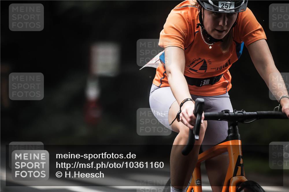 13.09.2026 - Stadtparktriathlon H.Heesch http://msf.ph/oto/10361160 13.09.2026 10:02:06 Radfahren 256, 257, 261, 286 meine-sportfotos.de