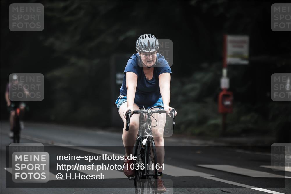 13.09.2026 - Stadtparktriathlon H.Heesch http://msf.ph/oto/10361164 13.09.2026 10:02:11 Radfahren 245, 256, 257, 327, 331 meine-sportfotos.de