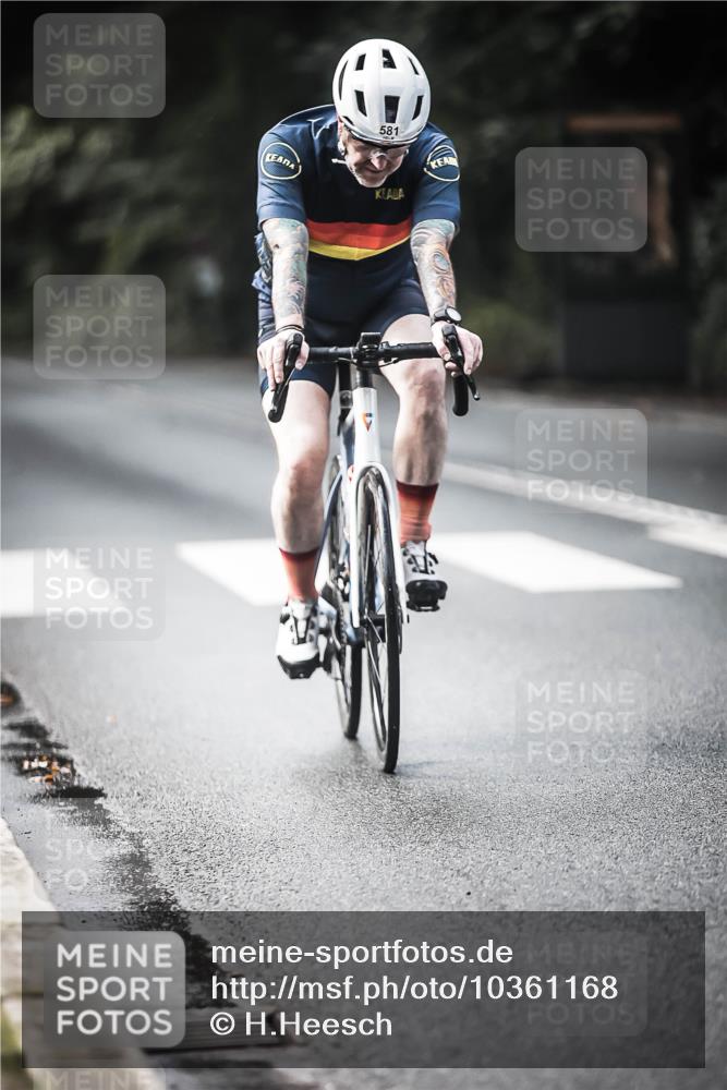 13.09.2026 - Stadtparktriathlon H.Heesch http://msf.ph/oto/10361168 13.09.2026 11:17:03 Radfahren 581, 684, 735 meine-sportfotos.de