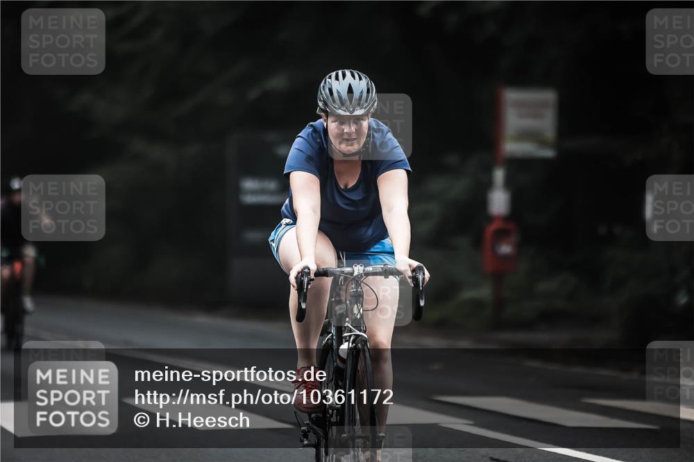 13.09.2026 - Stadtparktriathlon H.Heesch http://msf.ph/oto/10361172 13.09.2026 10:02:11 Radfahren 245, 256, 257, 327, 331 meine-sportfotos.de