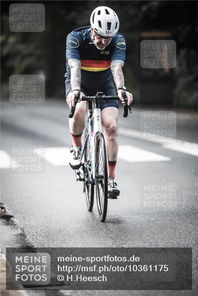 13.09.2026 - Stadtparktriathlon H.Heesch http://msf.ph/oto/10361175 13.09.2026 11:17:03 Radfahren 581, 684, 735 meine-sportfotos.de