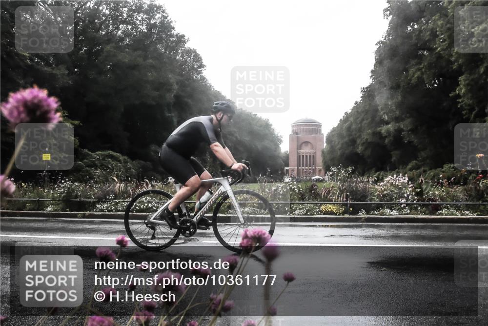 13.09.2026 - Stadtparktriathlon H.Heesch http://msf.ph/oto/10361177 13.09.2026 12:15:59 Radfahren 961, 1065 meine-sportfotos.de