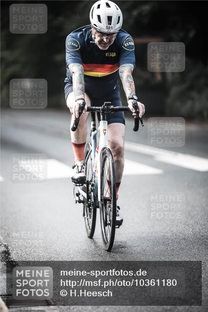 13.09.2026 - Stadtparktriathlon H.Heesch http://msf.ph/oto/10361180 13.09.2026 11:17:03 Radfahren 581, 684, 735 meine-sportfotos.de