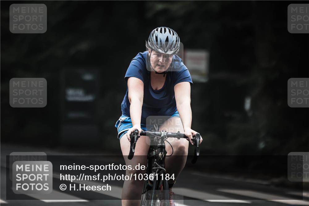 13.09.2026 - Stadtparktriathlon H.Heesch http://msf.ph/oto/10361184 13.09.2026 10:02:12 Radfahren 245, 256, 327, 331, 336 meine-sportfotos.de