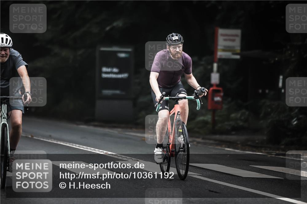 13.09.2026 - Stadtparktriathlon H.Heesch http://msf.ph/oto/10361192 13.09.2026 10:02:13 Radfahren 245, 249, 256, 274, 327, 331, 336 meine-sportfotos.de