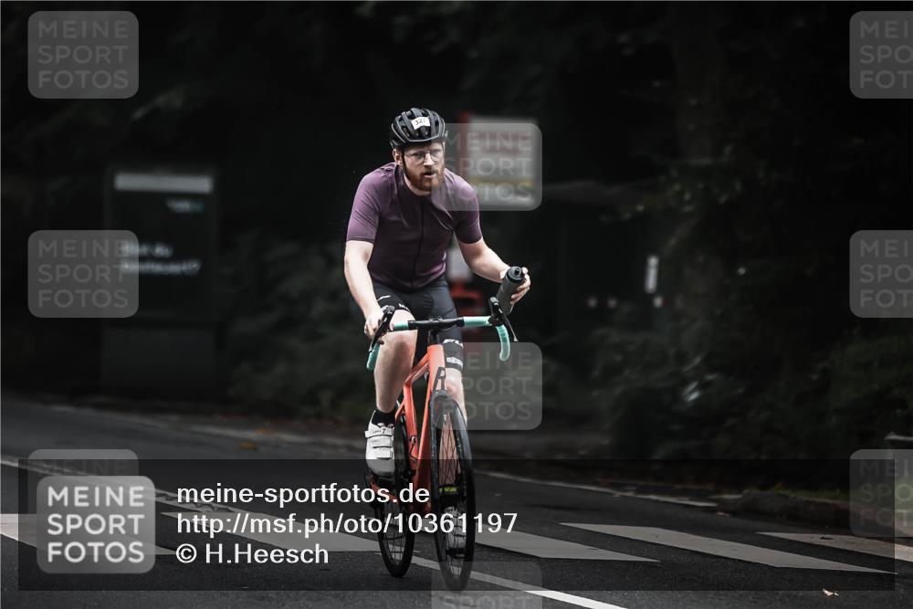 13.09.2026 - Stadtparktriathlon H.Heesch http://msf.ph/oto/10361197 13.09.2026 10:02:13 Radfahren 245, 249, 256, 274, 327, 331, 336 meine-sportfotos.de