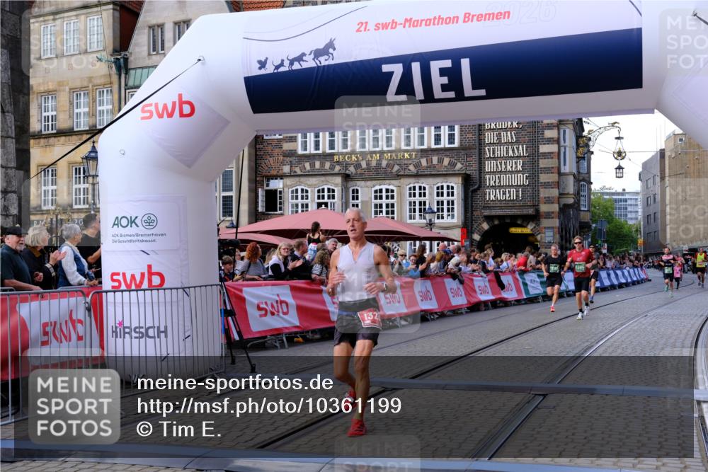 13.09.2026 - 21. swb-Marathon Bremen Tim E. http://msf.ph/oto/10361199 13.09.2026 12:58:47 Ziel 346, 1472, 2049, 5672, 6198, 8311, 8394 meine-sportfotos.de