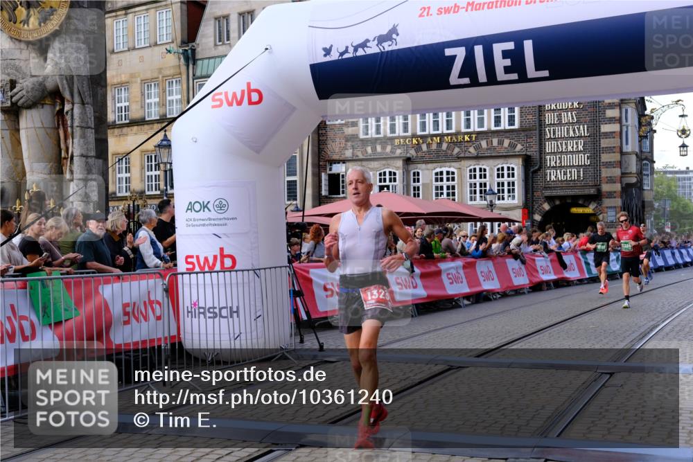 13.09.2026 - 21. swb-Marathon Bremen Tim E. http://msf.ph/oto/10361240 13.09.2026 12:58:47 Ziel 346, 1472, 2049, 5672, 6198, 8311, 8394 meine-sportfotos.de