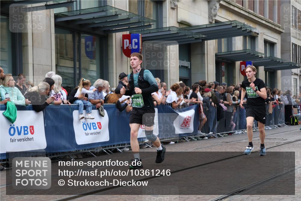 13.09.2026 - 21. swb-Marathon Bremen Strokosch-Dieckow http://msf.ph/oto/10361246 13.09.2026 13:36:05 Ziel 164, 372, 900, 1072, 1738, 1880, 2339, 2467, 2673, 2692, 2700, 2731, 2823, 2931, 2949, 3067, 3291, 3410, 3585, 3591, 4006, 4049, 4182, 4216, 4643, 4989, 5781, 5800, 6527, 6642, 6778, 7249, 7344, 7379, 7808, 7865, 8511, 8525, 8731, 8905, 8941, 9026, 9226, 9427, 9564, 9899, 10068, 10070, 13038, 13238, 318, 532, 563, 1072, 1867, 2565, 2931, 3026, 3056, 3224, 3291, 3454, 3485, 3489, 3857, 4016, 4048, 5026, 5071, 5157, 5276, 5381, 5584, 5586, 5816, 6159, 6874, 6982, 7036 meine-sportfotos.de