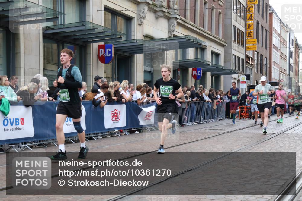 13.09.2026 - 21. swb-Marathon Bremen Strokosch-Dieckow http://msf.ph/oto/10361270 13.09.2026 13:36:06 Ziel 164, 372, 900, 1738, 1880, 2339, 2467, 2673, 2692, 2700, 2731, 2823, 2949, 3067, 3410, 3585, 3591, 4006, 4049, 4182, 4216, 4643, 4989, 5781, 5800, 6516, 6527, 6568, 6642, 6778, 7249, 7344, 7379, 7808, 7865, 8511, 8525, 8731, 8790, 8905, 8941, 9026, 9226, 9427, 9564, 9899, 10068, 10070, 13038, 13238, 318, 563, 1072, 1867, 2565, 2931, 3026, 3056, 3224, 3291, 3454, 3485, 3489, 3857, 4016, 4048, 5026, 5071, 5157, 5276, 5381, 5584, 5816, 6159, 6874, 6982, 7036 meine-sportfotos.de