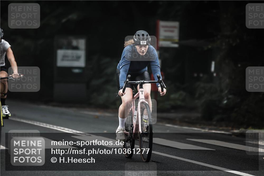 13.09.2026 - Stadtparktriathlon H.Heesch http://msf.ph/oto/10361277 13.09.2026 10:02:21 Radfahren 229, 245, 249, 274, 309, 332, 336 meine-sportfotos.de