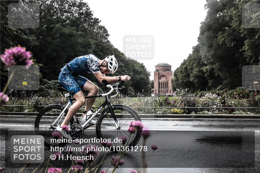 13.09.2026 - Stadtparktriathlon H.Heesch http://msf.ph/oto/10361278 13.09.2026 12:16:51 Radfahren 990, 1001, 1139 meine-sportfotos.de