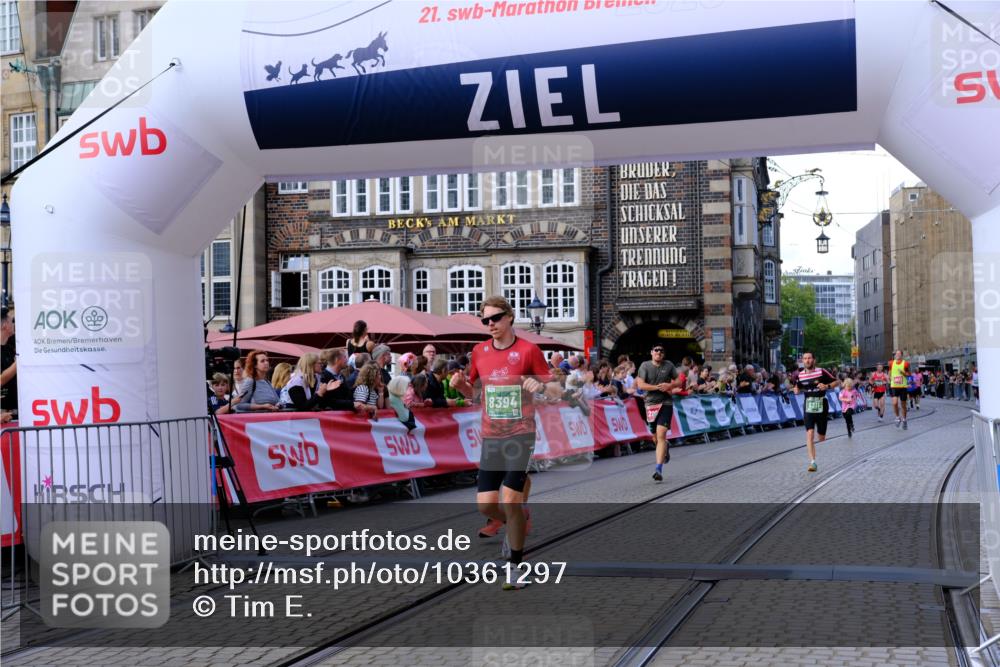 13.09.2026 - 21. swb-Marathon Bremen Tim E. http://msf.ph/oto/10361297 13.09.2026 12:58:50 Ziel 346, 2049, 5672, 6198, 8311, 8394 meine-sportfotos.de