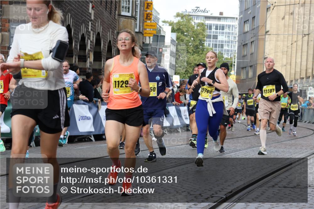 13.09.2026 - 21. swb-Marathon Bremen Strokosch-Dieckow http://msf.ph/oto/10361331 13.09.2026 10:58:22 Ziel 10078, 10494, 10543, 10559, 10565, 10604, 10673, 10826, 10828, 10903, 10914, 10931, 10932, 11136, 11295, 11332, 11752, 11824, 11863, 11884, 12441, 12482, 12551, 10878, 10879, 11004, 11152, 11189, 11384, 11455, 11686, 11953, 11955, 12180, 12237, 12320, 12499, 12505, 12518 meine-sportfotos.de
