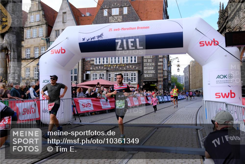 13.09.2026 - 21. swb-Marathon Bremen Tim E. http://msf.ph/oto/10361349 13.09.2026 12:58:53 Ziel 346, 2049, 5672, 6198, 8311, 8394 meine-sportfotos.de