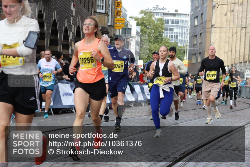 13.09.2026 - 21. swb-Marathon Bremen Strokosch-Dieckow http://msf.ph/oto/10361376 13.09.2026 10:58:22 Ziel 10078, 10494, 10543, 10559, 10565, 10604, 10673, 10826, 10828, 10903, 10914, 10931, 10932, 11136, 11295, 11332, 11752, 11824, 11863, 11884, 12441, 12482, 12551, 10878, 10879, 11004, 11152, 11189, 11384, 11455, 11686, 11953, 11955, 12180, 12237, 12320, 12499, 12505, 12518 meine-sportfotos.de