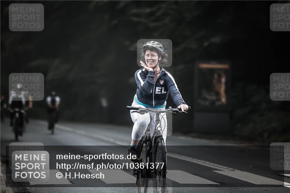 13.09.2026 - Stadtparktriathlon H.Heesch http://msf.ph/oto/10361377 13.09.2026 10:02:30 Radfahren 211, 267, 313, 316, 326, 340 meine-sportfotos.de