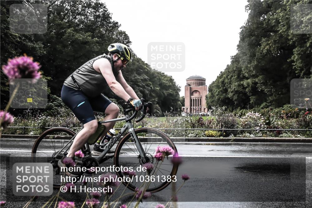 13.09.2026 - Stadtparktriathlon H.Heesch http://msf.ph/oto/10361383 13.09.2026 12:17:35 Radfahren 1043, 1053, 1150 meine-sportfotos.de