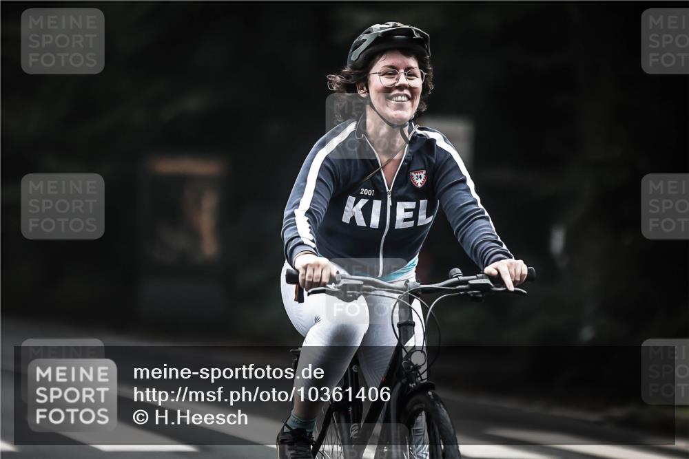 13.09.2026 - Stadtparktriathlon H.Heesch http://msf.ph/oto/10361406 13.09.2026 10:02:31 Radfahren 211, 263, 267, 313, 316, 326, 340 meine-sportfotos.de