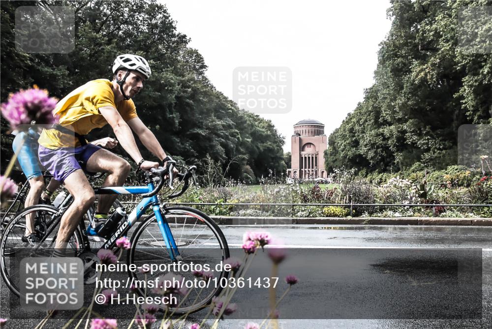 13.09.2026 - Stadtparktriathlon H.Heesch http://msf.ph/oto/10361437 13.09.2026 12:18:06 Radfahren 962, 1027 meine-sportfotos.de