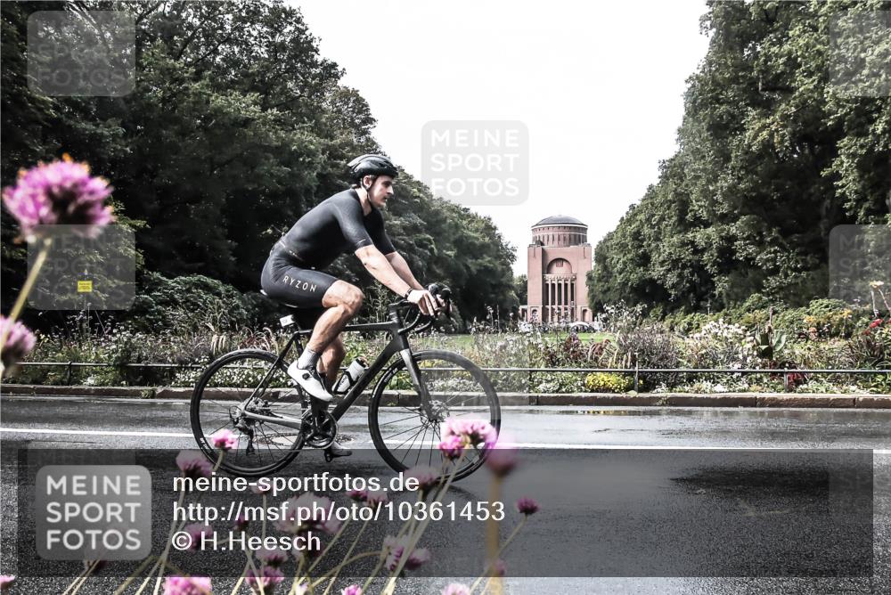 13.09.2026 - Stadtparktriathlon H.Heesch http://msf.ph/oto/10361453 13.09.2026 12:18:12 Radfahren 928, 1036, 1073 meine-sportfotos.de