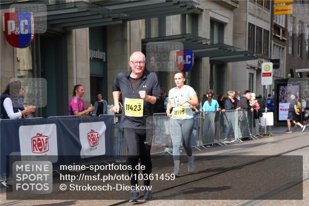 13.09.2026 - 21. swb-Marathon Bremen Strokosch-Dieckow http://msf.ph/oto/10361459 13.09.2026 11:22:09 Ziel 10710, 10968, 11423, 11579, 12444, 11639, 11698, 12157, 12211 meine-sportfotos.de