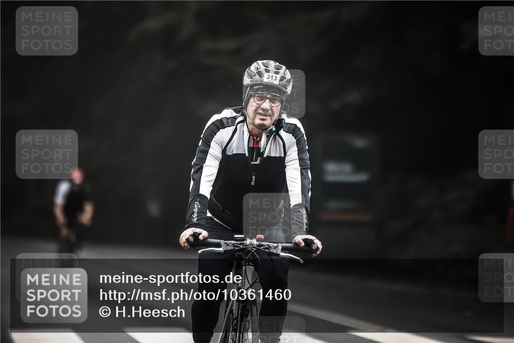 13.09.2026 - Stadtparktriathlon H.Heesch http://msf.ph/oto/10361460 13.09.2026 10:02:36 Radfahren 211, 263, 313, 326, 340 meine-sportfotos.de