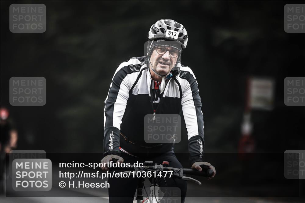 13.09.2026 - Stadtparktriathlon H.Heesch http://msf.ph/oto/10361477 13.09.2026 10:02:36 Radfahren 211, 263, 313, 326, 340 meine-sportfotos.de
