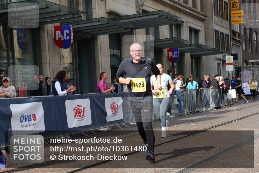 13.09.2026 - 21. swb-Marathon Bremen Strokosch-Dieckow http://msf.ph/oto/10361480 13.09.2026 11:22:10 Ziel 10710, 10968, 11423, 11579, 12444, 11639, 11698, 12157, 12211 meine-sportfotos.de