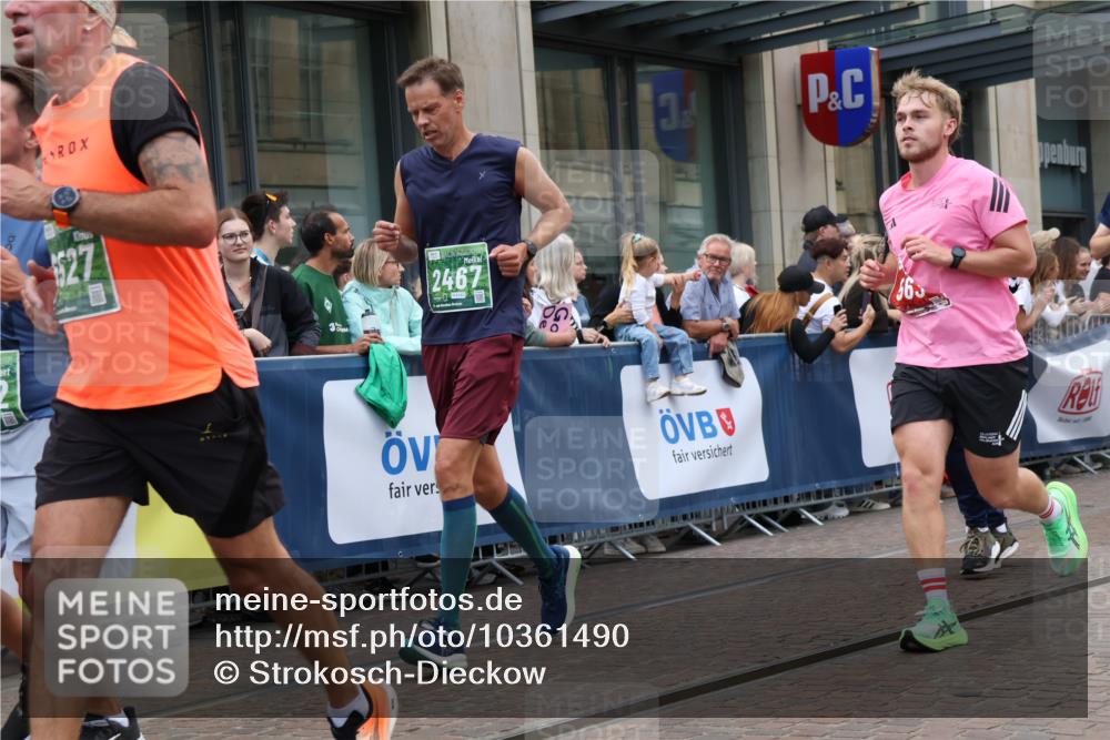 13.09.2026 - 21. swb-Marathon Bremen Strokosch-Dieckow http://msf.ph/oto/10361490 13.09.2026 13:36:11 Ziel 164, 372, 900, 1738, 1880, 2467, 2673, 2692, 2700, 2731, 2819, 2823, 3067, 3410, 3585, 3591, 3815, 4006, 4049, 4050, 4182, 4216, 4304, 4414, 4643, 4676, 5061, 5656, 5781, 6340, 6516, 6527, 6568, 6642, 6778, 7039, 7249, 7344, 7656, 7765, 7808, 7865, 8525, 8723, 8731, 8790, 8905, 9427, 9776, 9899, 10068, 10070, 13038, 563, 1072, 1867, 2339, 2565, 2931, 2949, 3026, 3056, 3224, 3291, 3454, 3489, 4016, 5026, 5157, 5276, 5381, 5816, 6159, 6874, 6982, 7036 meine-sportfotos.de