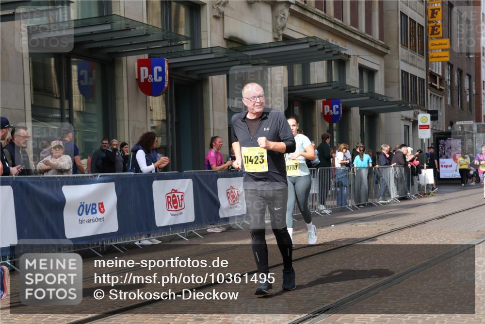 13.09.2026 - 21. swb-Marathon Bremen Strokosch-Dieckow http://msf.ph/oto/10361495 13.09.2026 11:22:10 Ziel 10710, 10968, 11423, 11579, 12444, 11639, 11698, 12157, 12211 meine-sportfotos.de