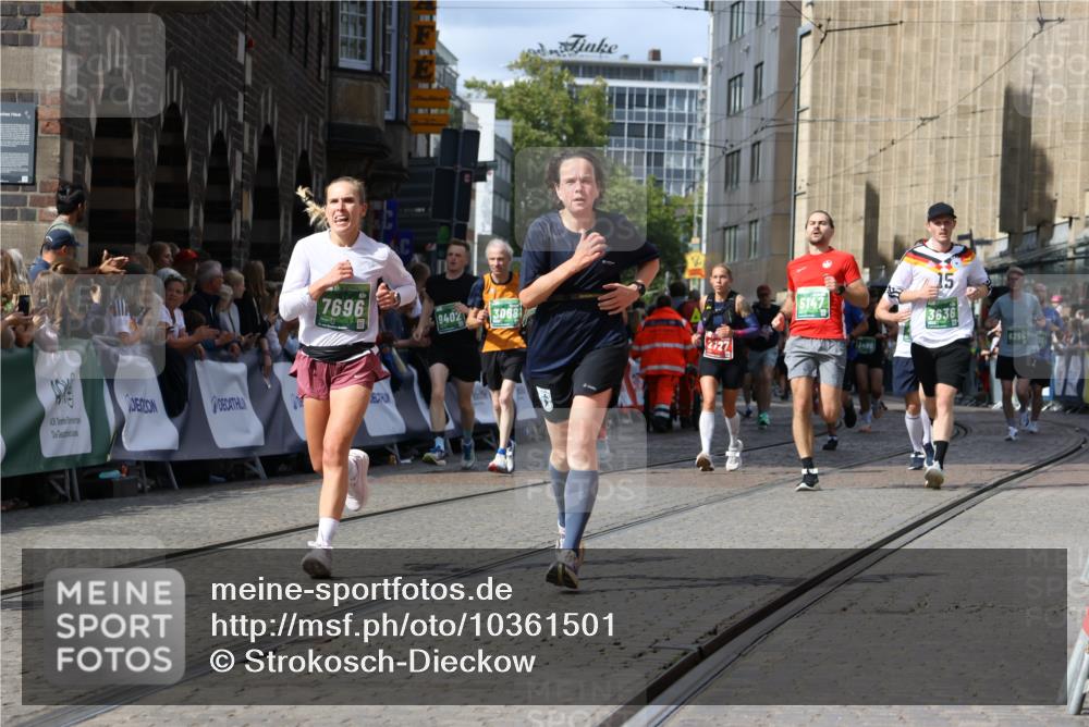 13.09.2026 - 21. swb-Marathon Bremen Strokosch-Dieckow http://msf.ph/oto/10361501 13.09.2026 13:34:14 Ziel 1656, 2727, 3389, 3522, 3790, 4554, 4613, 4658, 4874, 5063, 5156, 5341, 5513, 5563, 5587, 6151, 6508, 6509, 6623, 7047, 7126, 7303, 7354, 7431, 7832, 8025, 8512, 8641, 8910, 9068, 9128, 9342, 9344, 682, 784, 911, 1307, 2215, 3029, 3068, 3214, 3636, 3890, 4112, 4616, 5147, 5566, 5852, 6255, 7696, 7746, 7962, 9094, 9100, 9402, 9453, 9802, 13112 meine-sportfotos.de