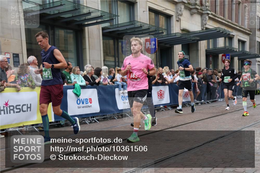 13.09.2026 - 21. swb-Marathon Bremen Strokosch-Dieckow http://msf.ph/oto/10361506 13.09.2026 13:36:11 Ziel 164, 372, 900, 1738, 1880, 2467, 2673, 2692, 2700, 2731, 2819, 2823, 3067, 3410, 3585, 3591, 3815, 4006, 4049, 4050, 4182, 4216, 4304, 4414, 4643, 4676, 5061, 5656, 5781, 6340, 6516, 6527, 6568, 6642, 6778, 7039, 7249, 7344, 7656, 7765, 7808, 7865, 8525, 8723, 8731, 8790, 8905, 9427, 9776, 9899, 10068, 10070, 13038, 563, 1072, 1867, 2339, 2565, 2931, 2949, 3026, 3056, 3224, 3291, 3454, 3489, 4016, 5026, 5157, 5276, 5381, 5816, 6159, 6874, 6982, 7036 meine-sportfotos.de