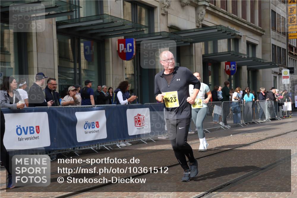 13.09.2026 - 21. swb-Marathon Bremen Strokosch-Dieckow http://msf.ph/oto/10361512 13.09.2026 11:22:10 Ziel 10710, 10968, 11423, 11579, 12444, 11639, 11698, 12157, 12211 meine-sportfotos.de