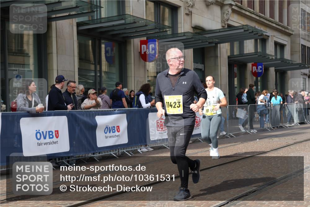 13.09.2026 - 21. swb-Marathon Bremen Strokosch-Dieckow http://msf.ph/oto/10361531 13.09.2026 11:22:10 Ziel 10710, 10968, 11423, 11579, 12444, 11639, 11698, 12157, 12211 meine-sportfotos.de