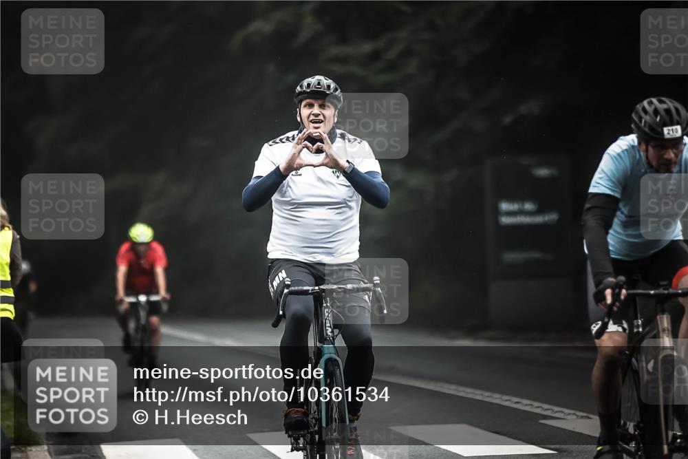 13.09.2026 - Stadtparktriathlon H.Heesch http://msf.ph/oto/10361534 13.09.2026 10:02:50 Radfahren 210, 223, 273 meine-sportfotos.de