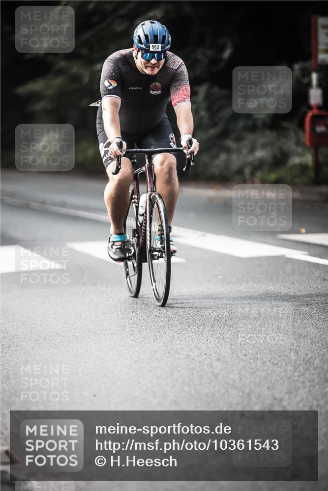 13.09.2026 - Stadtparktriathlon H.Heesch http://msf.ph/oto/10361543 13.09.2026 11:17:35 Radfahren 562, 660, 752, 1799 meine-sportfotos.de