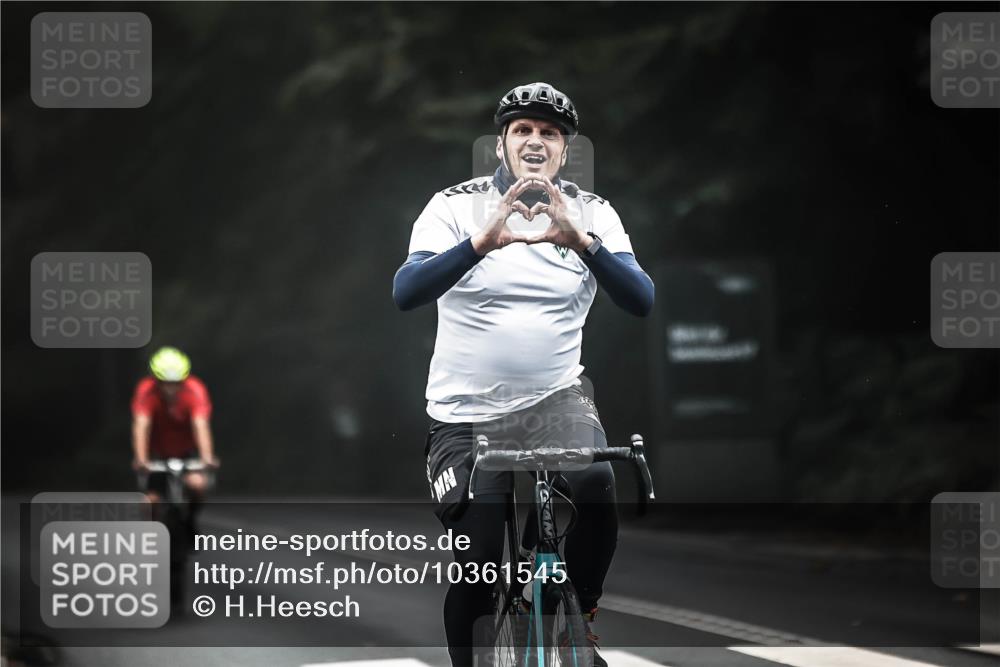 13.09.2026 - Stadtparktriathlon H.Heesch http://msf.ph/oto/10361545 13.09.2026 10:02:51 Radfahren 210, 223, 273 meine-sportfotos.de