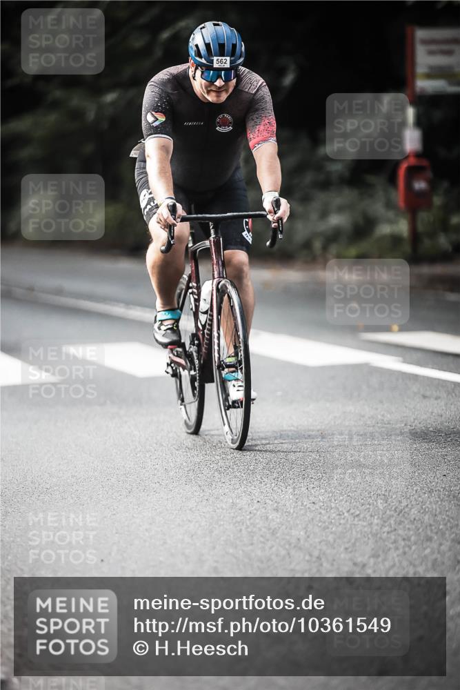 13.09.2026 - Stadtparktriathlon H.Heesch http://msf.ph/oto/10361549 13.09.2026 11:17:35 Radfahren 562, 660, 752, 1799 meine-sportfotos.de