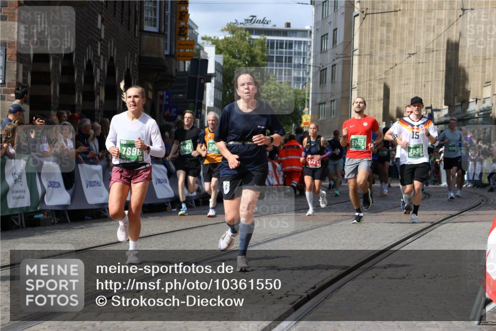 13.09.2026 - 21. swb-Marathon Bremen Strokosch-Dieckow http://msf.ph/oto/10361550 13.09.2026 13:34:14 Ziel 1656, 2727, 3389, 3522, 3790, 4554, 4613, 4658, 4874, 5063, 5156, 5341, 5513, 5563, 5587, 6151, 6508, 6509, 6623, 7047, 7126, 7303, 7354, 7431, 7832, 8025, 8512, 8641, 8910, 9068, 9128, 9342, 9344, 682, 784, 911, 1307, 2215, 3029, 3068, 3214, 3636, 3890, 4112, 4616, 5147, 5566, 5852, 6255, 7696, 7746, 7962, 9094, 9100, 9402, 9453, 9802, 13112 meine-sportfotos.de