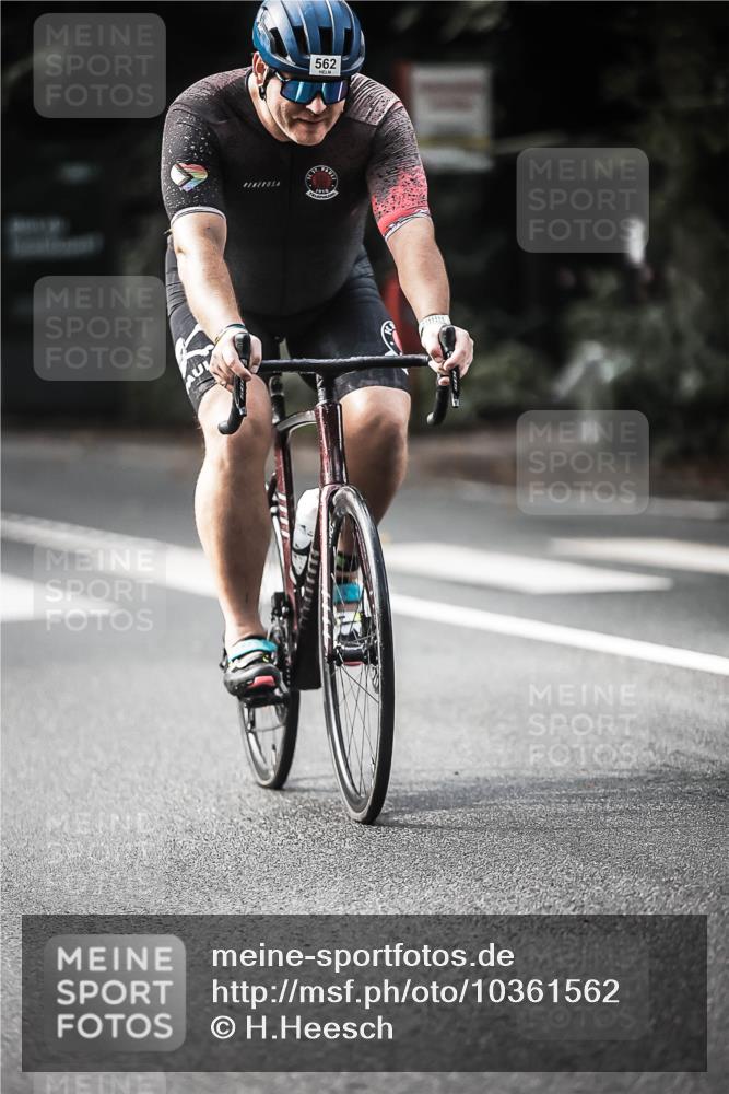 13.09.2026 - Stadtparktriathlon H.Heesch http://msf.ph/oto/10361562 13.09.2026 11:17:36 Radfahren 562, 660, 752, 814, 1797, 1799 meine-sportfotos.de