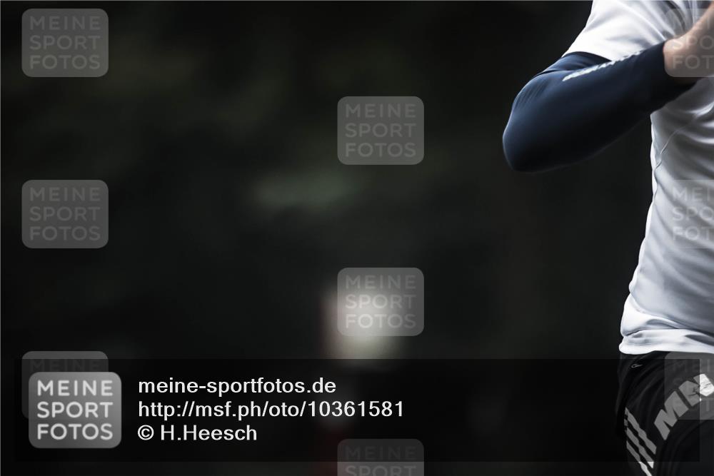 13.09.2026 - Stadtparktriathlon H.Heesch http://msf.ph/oto/10361581 13.09.2026 10:02:52 Radfahren 210, 223, 273 meine-sportfotos.de