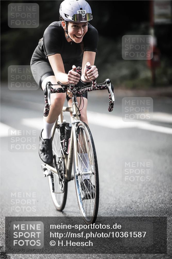 13.09.2026 - Stadtparktriathlon H.Heesch http://msf.ph/oto/10361587 13.09.2026 11:17:39 Radfahren 562, 660, 752, 814, 1797 meine-sportfotos.de