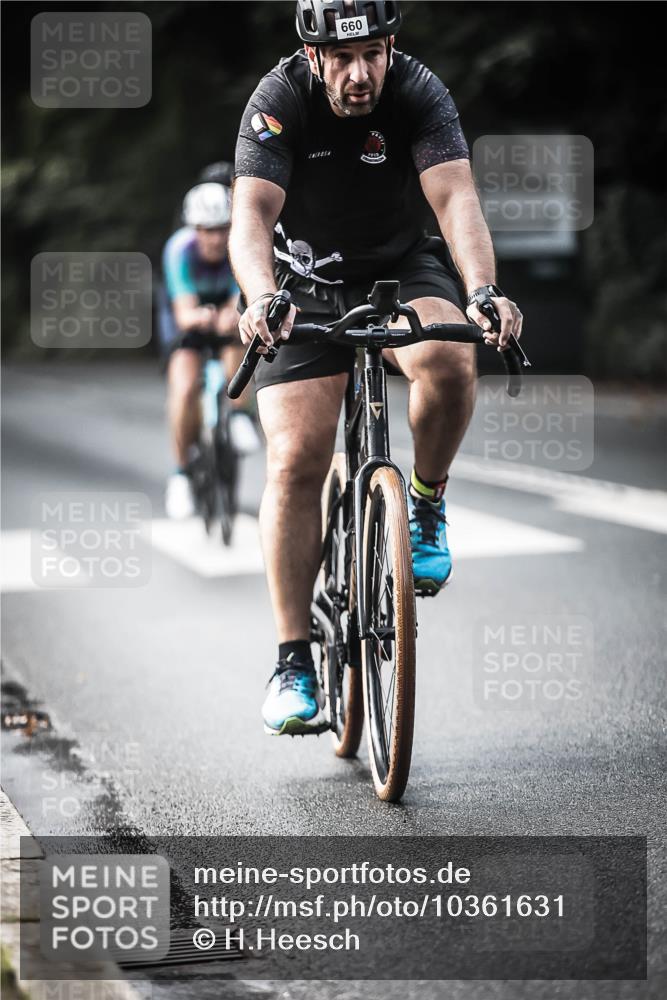13.09.2026 - Stadtparktriathlon H.Heesch http://msf.ph/oto/10361631 13.09.2026 11:17:41 Radfahren 562, 660, 752, 814, 1797 meine-sportfotos.de