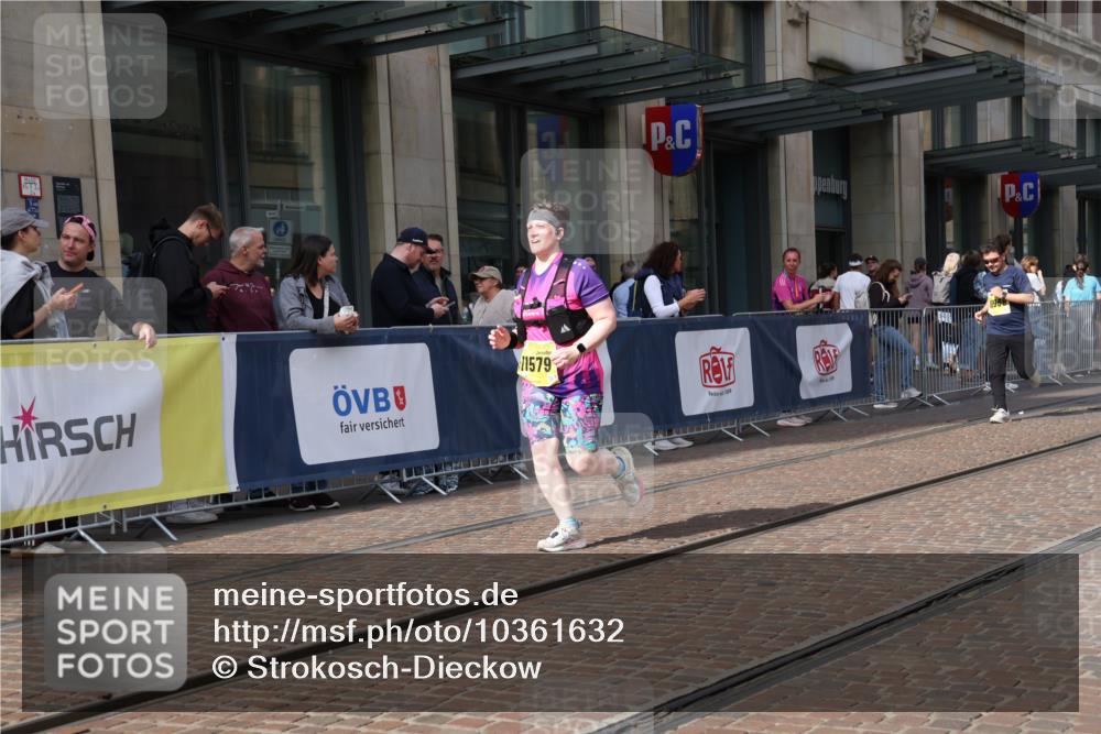 13.09.2026 - 21. swb-Marathon Bremen Strokosch-Dieckow http://msf.ph/oto/10361632 13.09.2026 11:22:18 Ziel 10710, 10968, 11423, 11574, 11579, 12444, 11698, 12157, 12211, 12444 meine-sportfotos.de