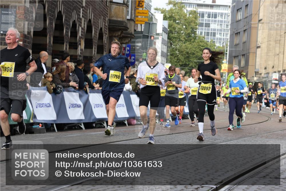 13.09.2026 - 21. swb-Marathon Bremen Strokosch-Dieckow http://msf.ph/oto/10361633 13.09.2026 10:58:27 Ziel 10249, 10494, 10530, 10543, 10559, 10604, 10673, 10750, 10798, 10826, 10828, 10903, 10914, 10931, 10932, 11120, 11131, 11136, 11295, 11332, 11388, 11420, 11752, 11863, 11884, 11952, 12017, 12386, 12387, 12441, 12482, 10878, 10879, 11030, 11189, 11384, 11743, 11955, 12180, 12237, 12320, 12499, 12505 meine-sportfotos.de