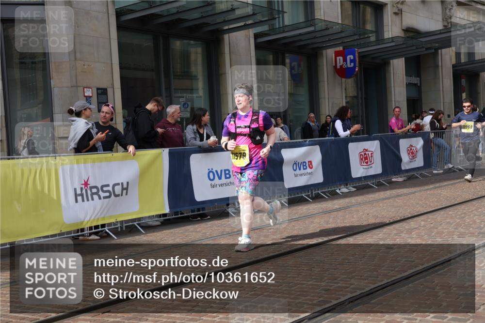13.09.2026 - 21. swb-Marathon Bremen Strokosch-Dieckow http://msf.ph/oto/10361652 13.09.2026 11:22:18 Ziel 10710, 10968, 11423, 11574, 11579, 12444, 11698, 12157, 12211, 12444 meine-sportfotos.de