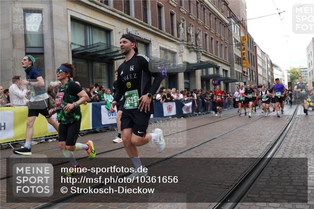 13.09.2026 - 21. swb-Marathon Bremen Strokosch-Dieckow http://msf.ph/oto/10361656 13.09.2026 13:36:14 Ziel 164, 372, 900, 1738, 1880, 2467, 2673, 2692, 2700, 2731, 2819, 2823, 3067, 3410, 3585, 3591, 3815, 4006, 4049, 4050, 4182, 4216, 4304, 4414, 4643, 4676, 4892, 5061, 5656, 5781, 6280, 6340, 6516, 6527, 6568, 7039, 7229, 7237, 7249, 7344, 7656, 7765, 7808, 8525, 8723, 8790, 8905, 9427, 9776, 9899, 10068, 10070, 13038, 563, 1072, 1867, 2339, 2565, 2931, 2949, 3026, 3056, 3224, 3291, 3454, 3489, 4016, 5026, 5276, 5816, 6159, 6874, 6982, 7036 meine-sportfotos.de